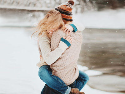20 Cute Christmas Photo Ideas for Couples to Show Love!