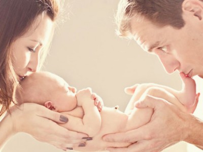 30 Love-Filled Photos Every Parent Must Take with their Newborn!
