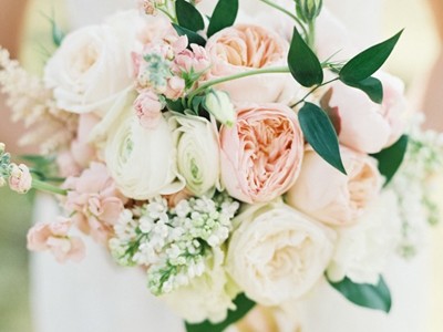 30 Beautiful Wedding Ideas that Use Ranunculus!