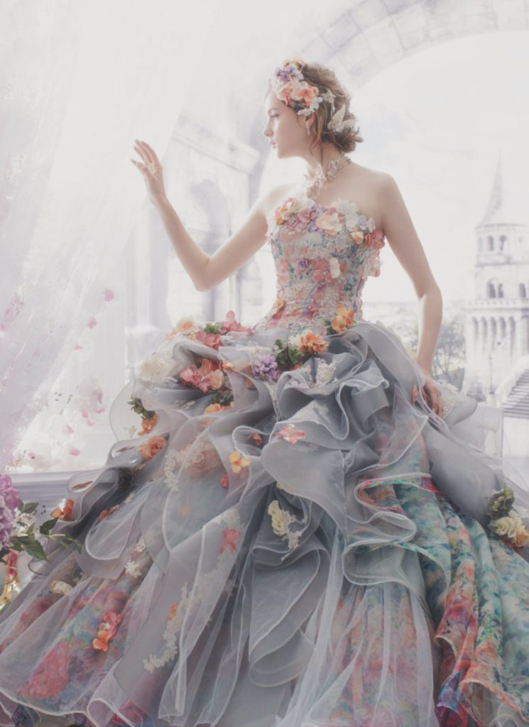 22 Effortlessly Dreamy Grey Wedding Dresses For the Romantic Bride ...