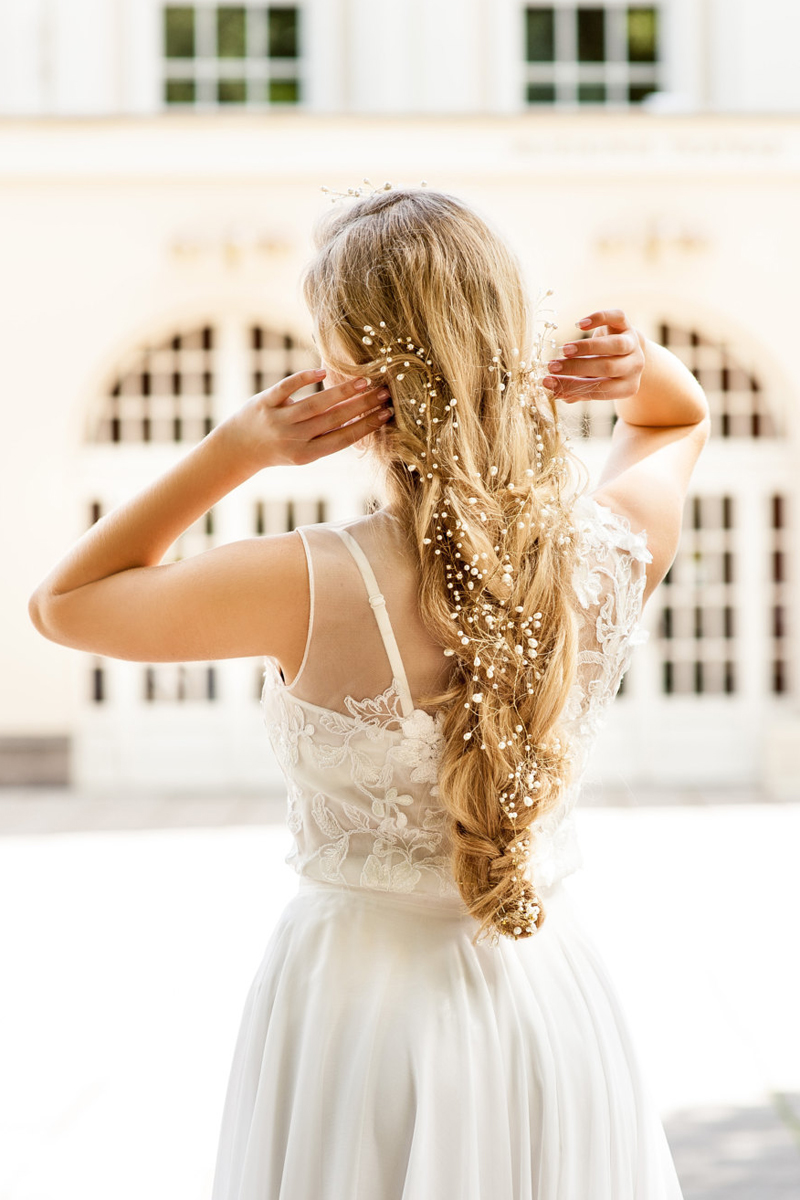 27 Delicate and Beautiful Wedding Day Hair Accessories To Impress! - Praise  Wedding