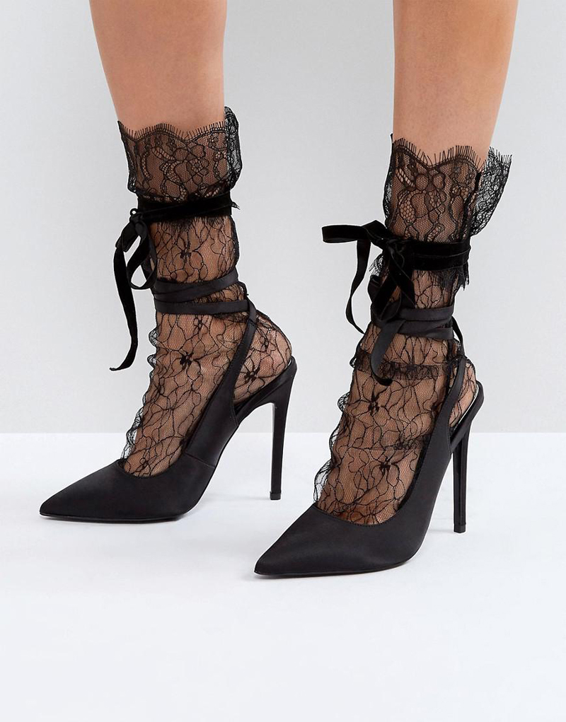 17-Lace Socks with Bow Strap