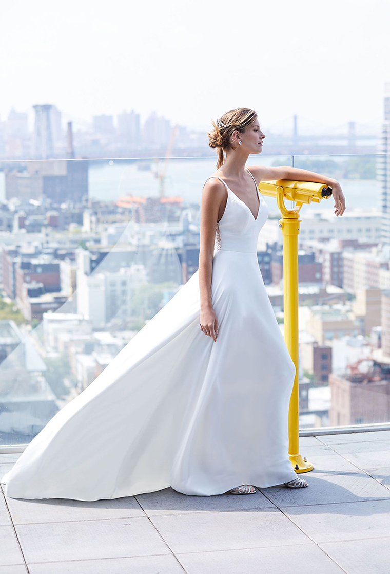 20 Simple and Minimalist Wedding Dresses  OneFabDaycom