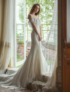 20 Utterly Romantic Wedding Dresses for the Fashion-Forward Bride ...