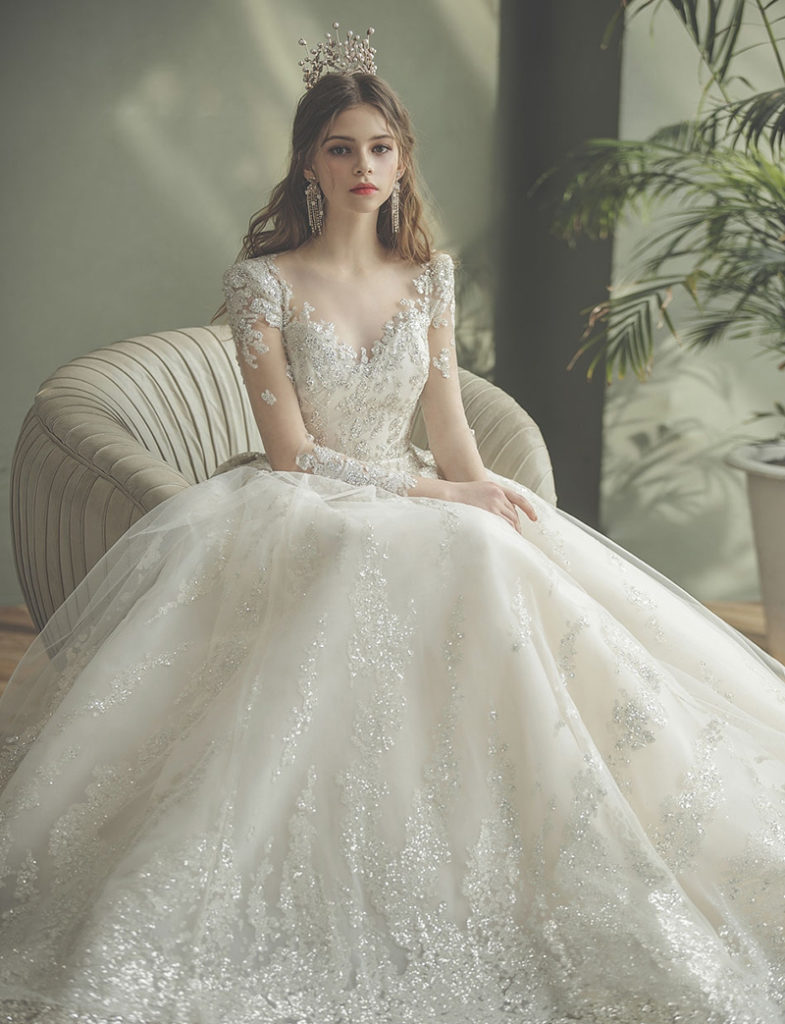 15 Soon-to-be Iconic Wedding Dresses To Bring Out Your Inner Queen ...